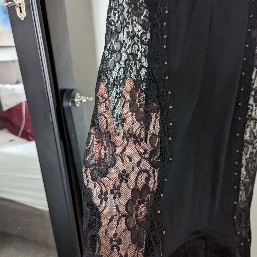 Lace  dress - Picture 5 of 11